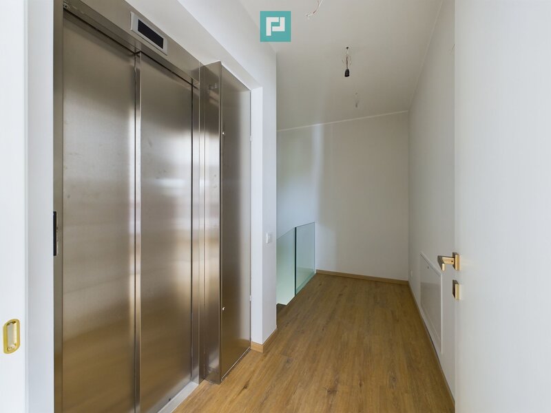 Pipera Casa tip Duplex curte proprie Garaj Acoperit Lift