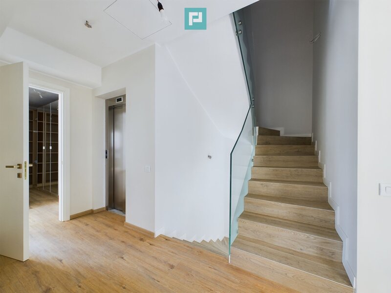 Pipera Casa tip Duplex curte proprie Garaj Acoperit Lift